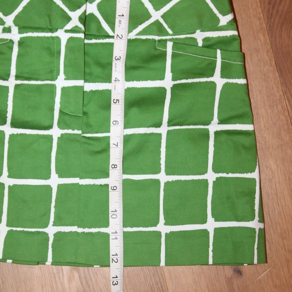 Green & White Trina Turk Mini Skirt Size 2 - Picture 5 of 8